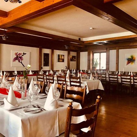 Hotel-Restaurant Zum Loewen Йещетен Екстериор снимка