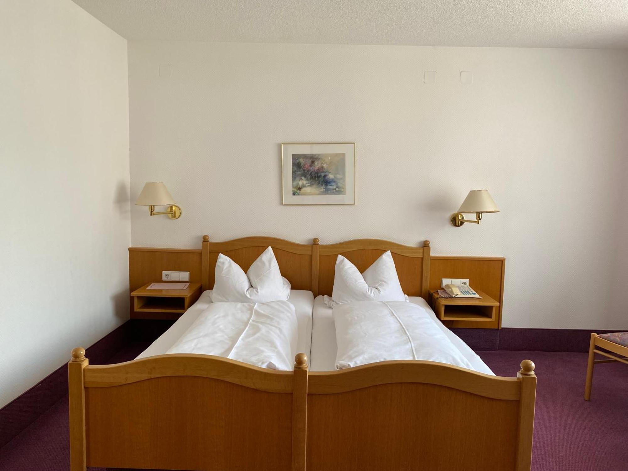 Hotel-Restaurant Zum Loewen Йещетен Екстериор снимка